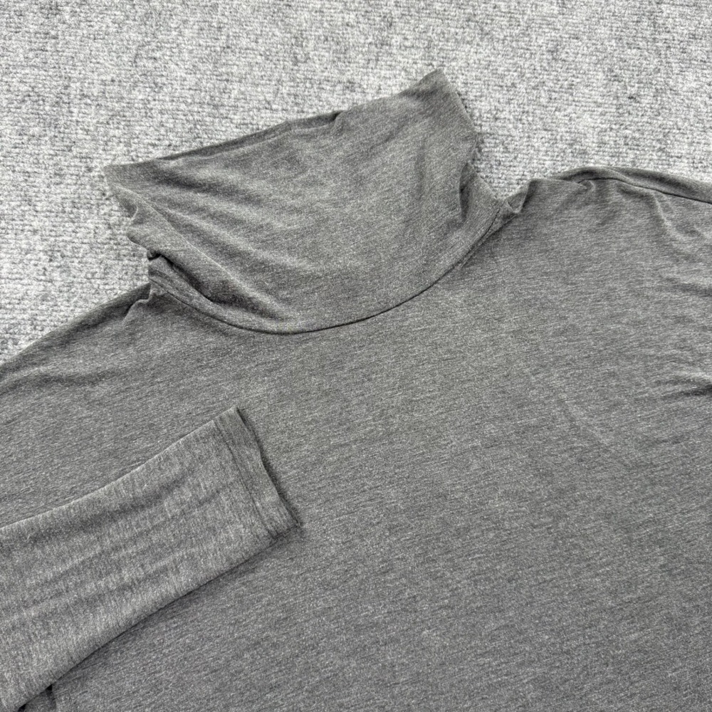 Uniqlo Turtleneck Shirt Medium Gray Long Sleeve Heattech Pullover Men's‎